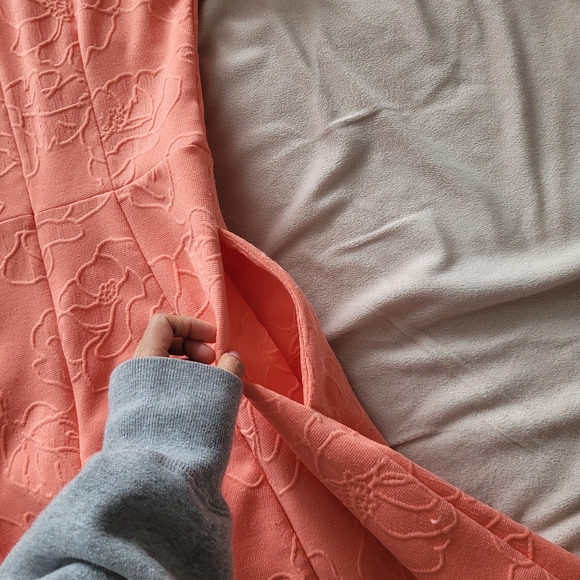 Elegant Coral Floral Dress with side pockets Size Zero - Picture 4 of 8